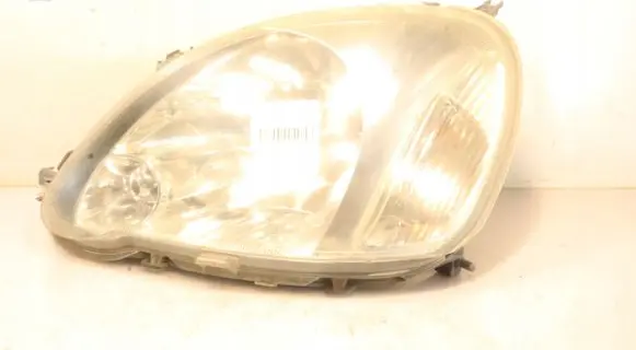 Toyota Yaris Headlight/headlamp 89900176