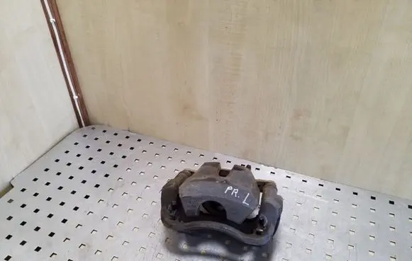 Toyota RAV 4 (XA30) Front brake caliper