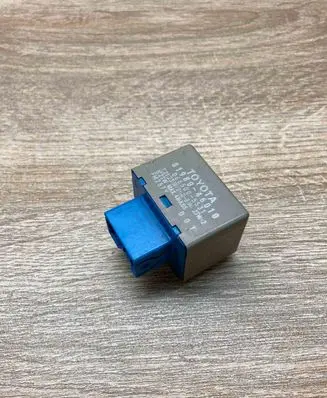 Toyota RAV 4 (XA30) Other relay 8198046010 0665005531