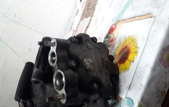 Citroen C4 I Air conditioning (A/C) compressor (pump) 1851E01L