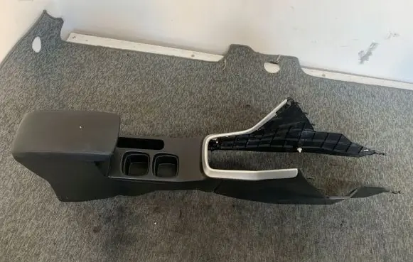 Suzuki SX4 S-Cross Other center console (tunnel) element 