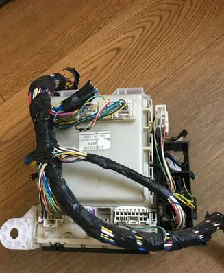 Toyota RAV 4 (XA30) Fuse module 8273042010 9497 6A312009