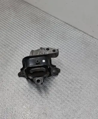 Toyota Yaris Engine mount bracket 1230523011