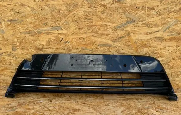 Toyota Verso Front bumper lower grill 531120F070