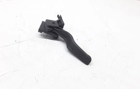 Opel Zafira B Engine bonnet (hood) release handle 218186591