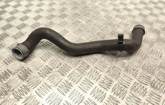Mercedes-Benz C W204 Engine coolant pipe/hose A2045010782