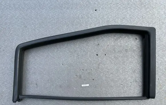 Nissan Terrano Rear glass trim 8227383G00
