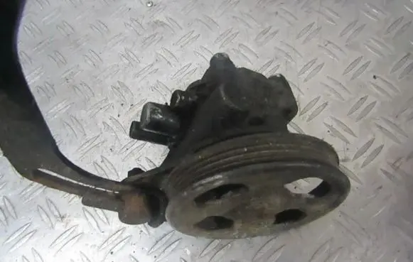 Nissan Almera Power steering pump