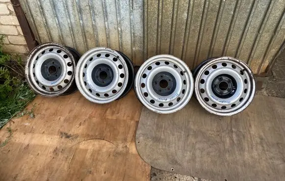 Peugeot Expert R15 steel rim PS615002