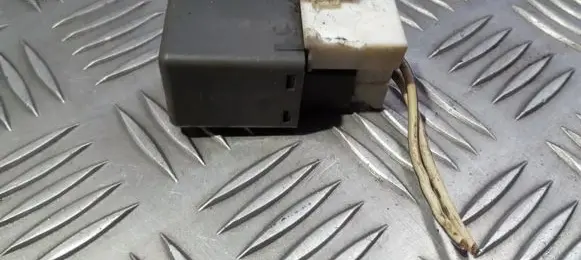 Nissan Almera N16 Other relay 24330C9900