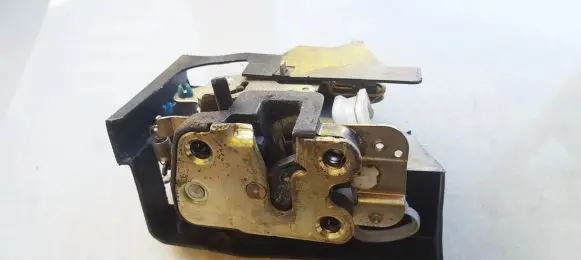 KIA Rio Rear door lock