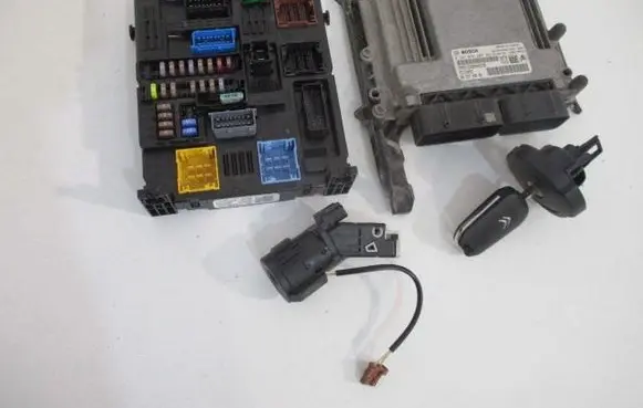 Engine ECU kit and lock set