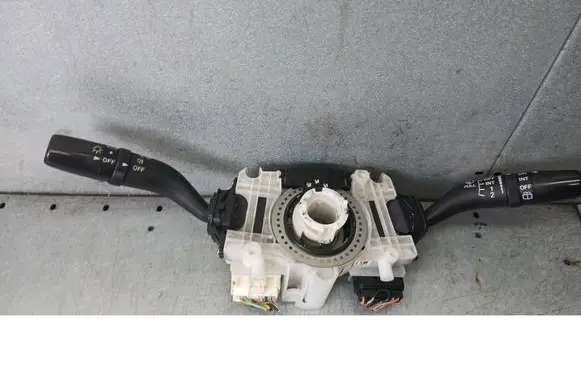 Mazda 626 Wiper turn signal indicator stalk/switch 0817D318