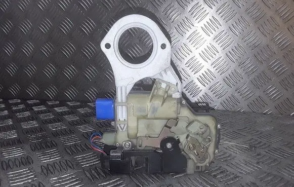 Seat Cordoba (6L) Front door lock 993019101