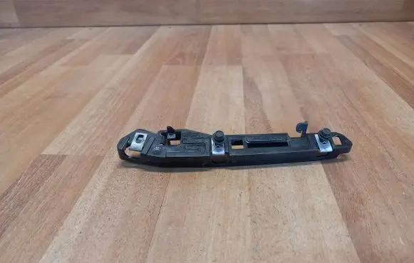 Opel Astra K Front bumper mounting bracket 39020436 39086891 236528514