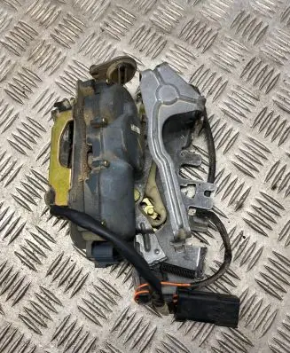 Chrysler Grand Voyager IV Rear door lock