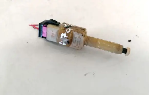 Audi A4 S4 B5 8D Brake pedal sensor switch 4a0945515a