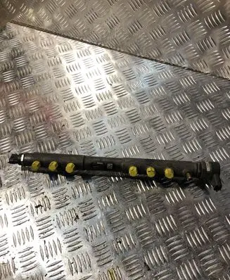Volvo V70 Fuel main line pipe 8699179