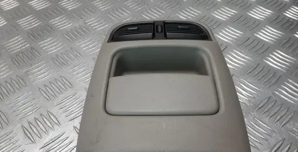 Rear air vent grill