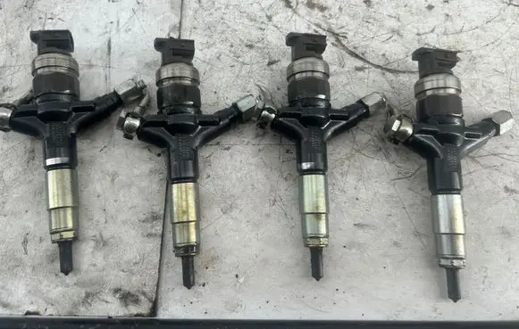 Subaru XV I Fuel injectors set 16613AA030