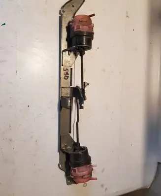 Mercedes-Benz E W124 Central locking vacuum pump 9061820402