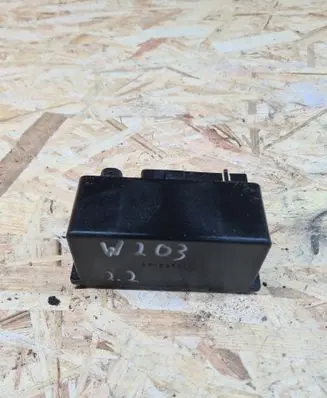 Mercedes-Benz C W203 Glow plug pre-heat relay 