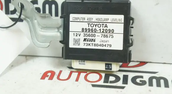 Toyota Auris 150 Light module LCM 8996012090