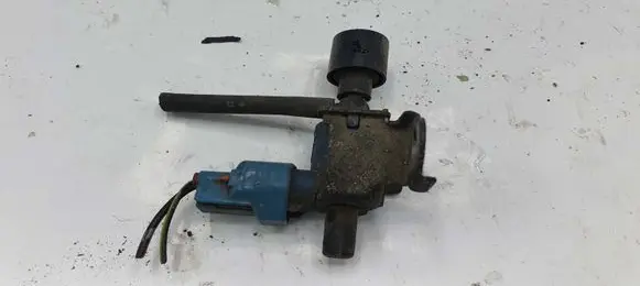 Toyota Avensis T220 Vacuum valve 9091012219
