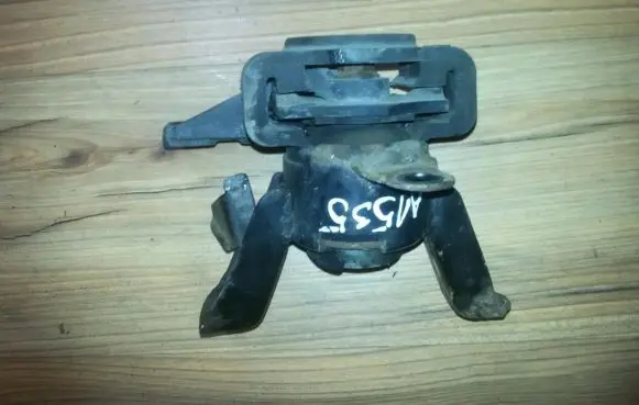 Mazda 323 Engine mount bracket