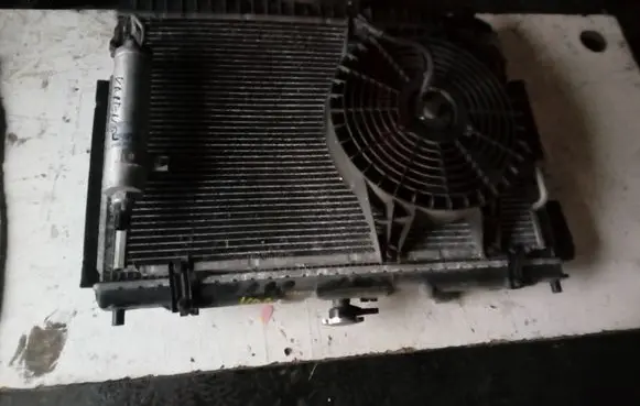 KIA Carens I Coolant radiator