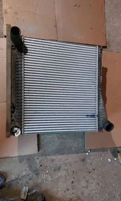 Land Rover Discovery 4 - LR4 Intercooler radiator AH329L440