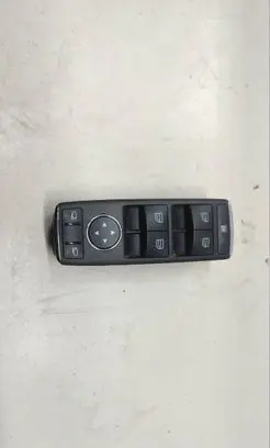Mercedes-Benz C W204 Electric window control switch A2048703458 03139411