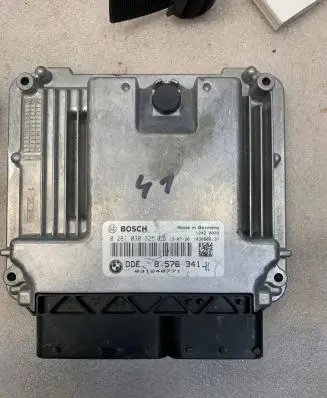 BMW 1 F20 F21 Engine control unit/module ECU 0281030325