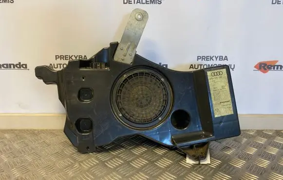 Audi A3 S3 8P Subwoofer speaker 8P4035382 7606500230
