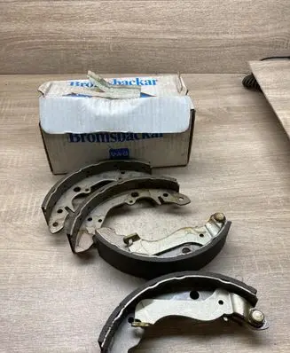 Audi 100 200 5000 C2 Handbrake/parking brake pads 431698527T