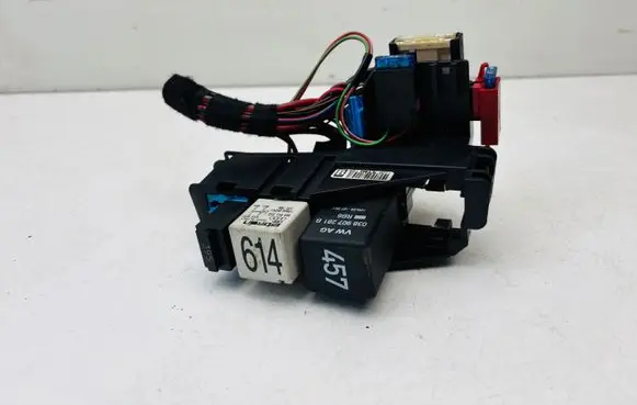 Audi A4 S4 B7 8E 8H Glow plug pre-heat relay 0281003032 038907281B 8E1937503B