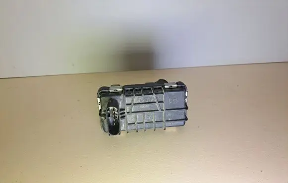 Audi A8 S8 D3 4E Turbine electric control actuator G112