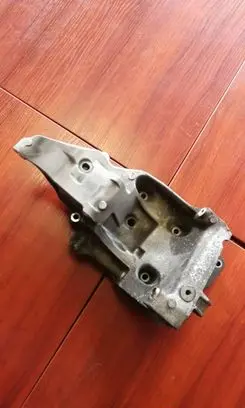 BMW 1 E82 E88 Generator/alternator bracket 7802639