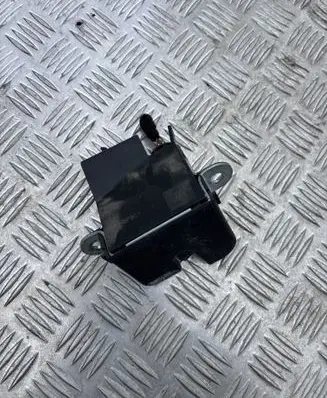 Volkswagen Touran I Loading door lock 