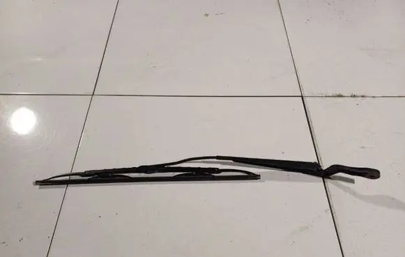 Skoda Fabia Mk1 (6Y) Front wiper blade arm 6Y1955409