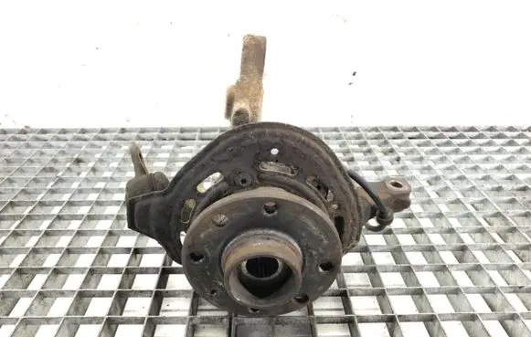 Opel Corsa C Front wheel hub spindle knuckle 13154318