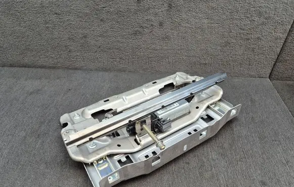Audi Q7 4M Seat adjustment motor 3Q0881057A