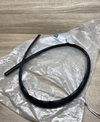 Mercedes-Benz Vito Viano W638 Windshield trim A6386710021