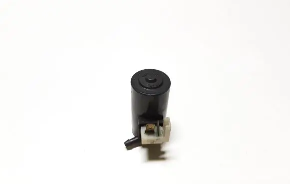 Suzuki Grand Vitara II Windscreen/windshield washer pump 6116