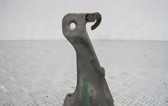 BMW 2 Active Tourer U06 Engine mount bracket 1141974