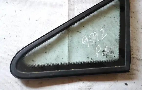 Volkswagen Sharan Front triangle window/glass as2