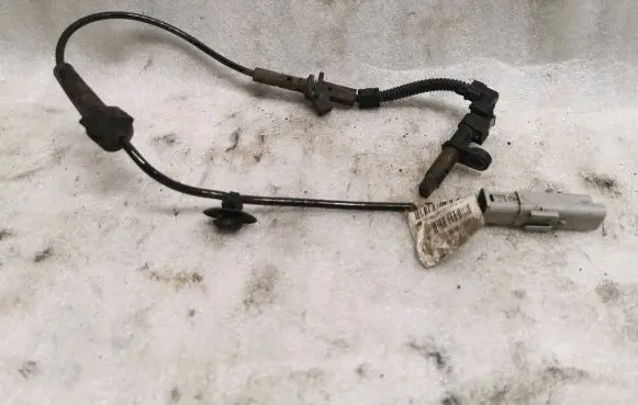 Opel Combo E ABS brake wheel speed sensor 9810728280 0265004364 06019