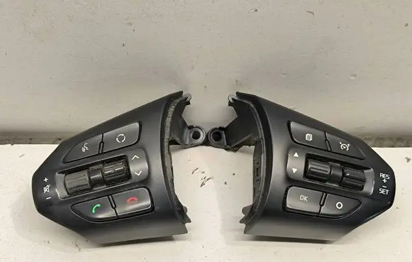 KIA Sorento Steering wheel buttons/switches 96700C5751 96700C5050