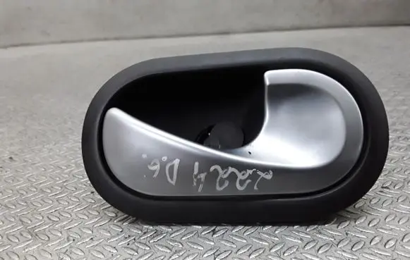 Renault Clio III Rear door interior handle 