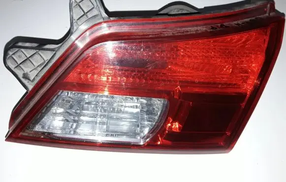 Subaru Outback Tailgate rear/tail lights 13220072